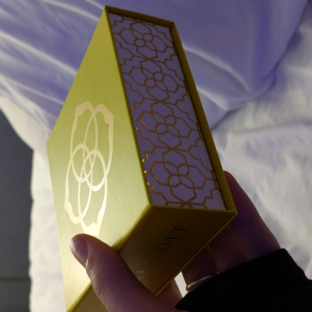 Kendra Scott box